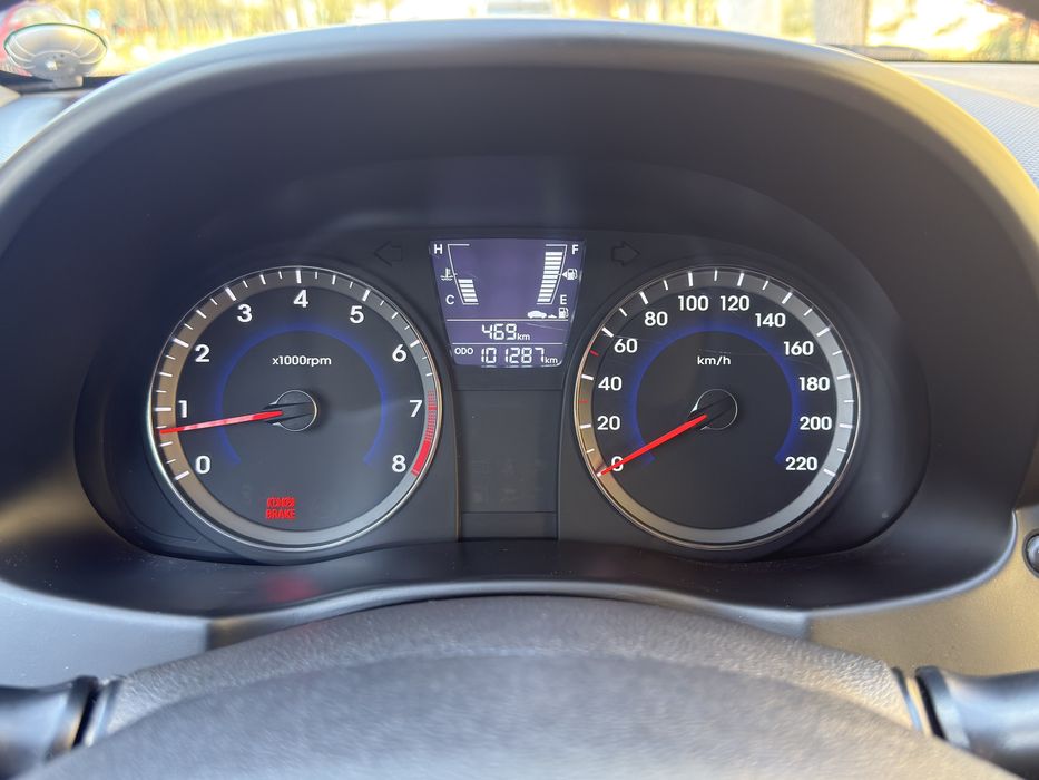 Hyundai accent 2012 года