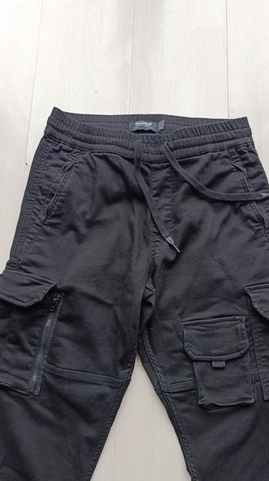 Мъжки/юношески карго панталон PULL BEAR – размер S нов