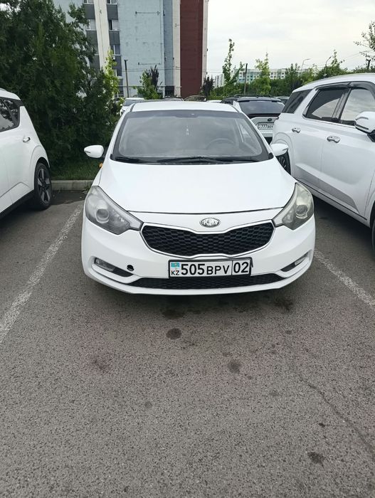 Продам Кия Церато 2013 год автомат объем 2.0