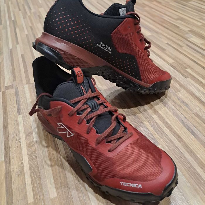 Обувки-маратонки