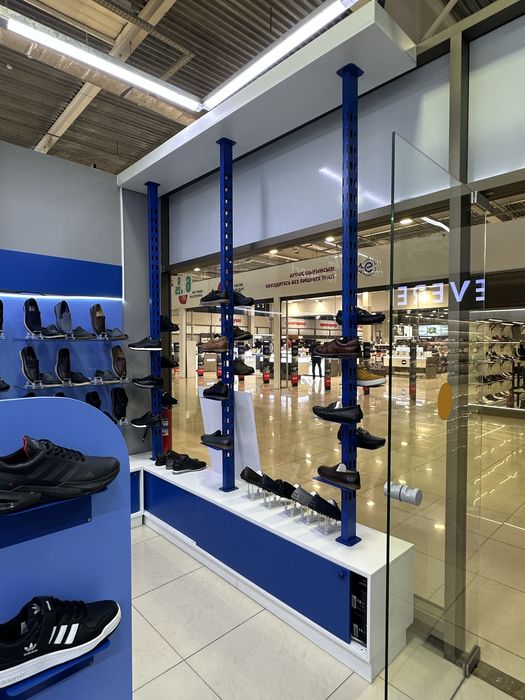 Входна группа обувной бутик оборудование