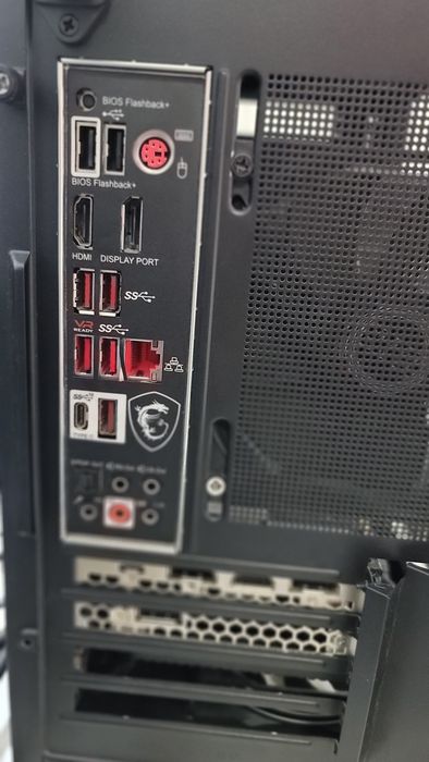 Ryzen 7 5800x 8/16 ram 32 gb rtx 2080ti 11 gb nvme 256 Gb