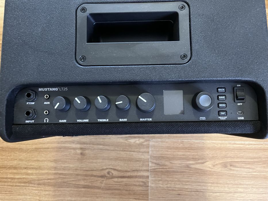 Amplificator fender mustang LT25
