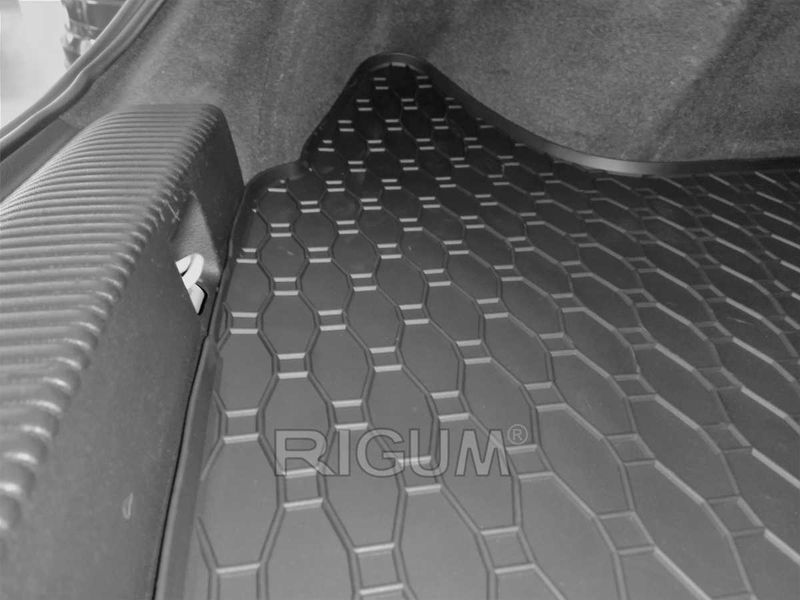 Гумени стелки и багажник AUDI Q3 от 2011 до 2018г.