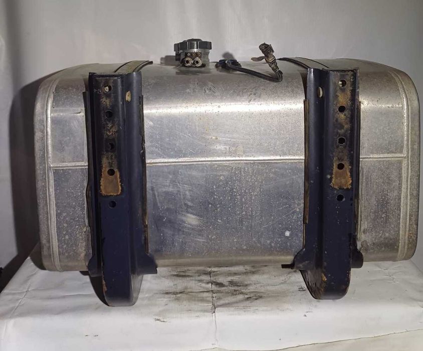 TitanAuto Iveco топливный бак для грузовика