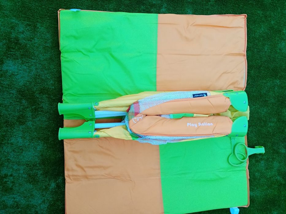 Țarc de joacă cu ușiță