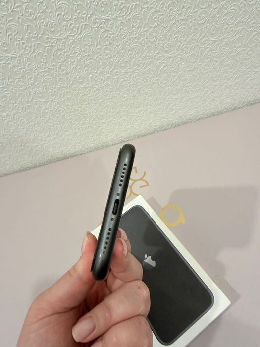 Продам iphone 11 128