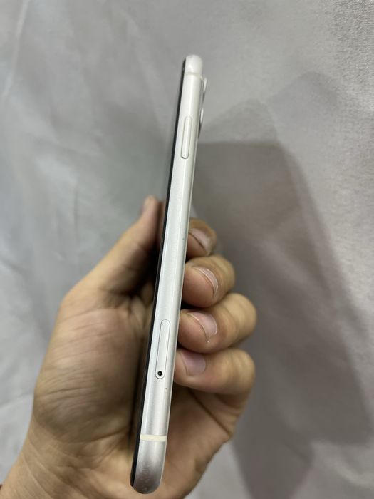 IPhone 11 64GB LL/A.       .