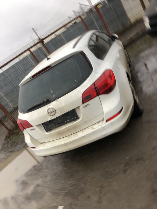 Piese din dezmembrari Opel Astra J combi 1.7cdti A17DTR