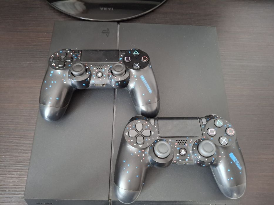 Playstation 4 pro + volan + jocuri