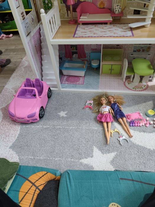 Детска дървена къща за кукли