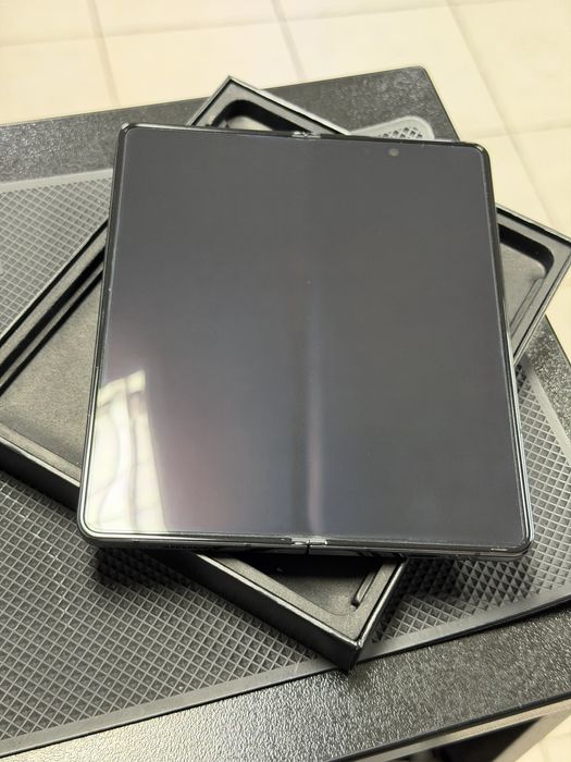 Samsung Galaxy Z Fold 5 Phantom Black 256GB 12GB RAM ЧистоНов 2г Гаранция