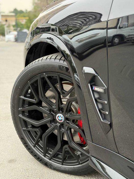 Sotuvda BMW X5 M60i avtomashinamiz