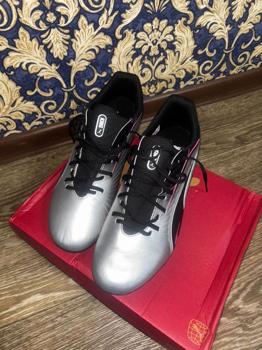 Футбольные бутсы Puma