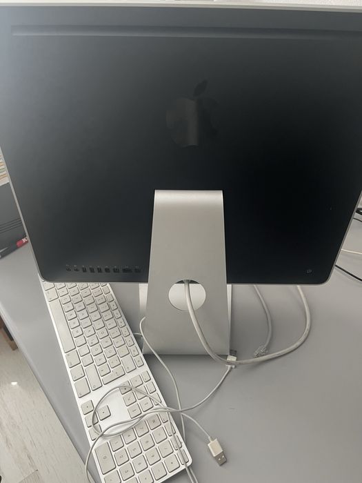 iMac модел А1224 20 -inch В МНОГО ДОБРО СЪСТОЯНИЕ