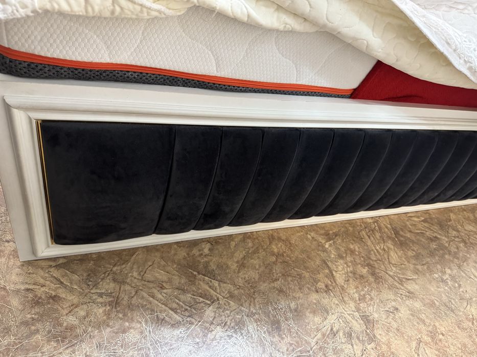 Продам кровать двухспальный