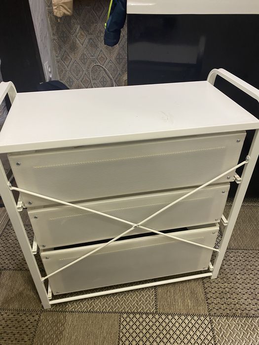 Продам тумбу с лампой икеа