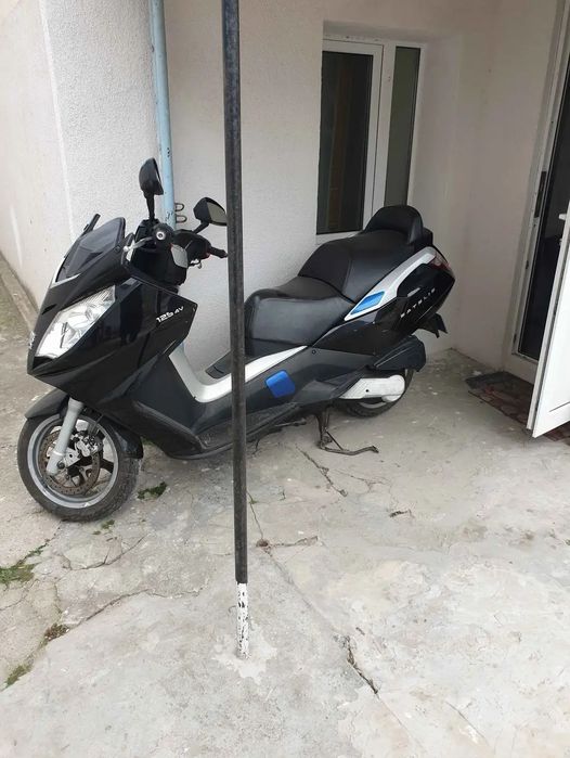 Vând sau schimb scuter stare bună 125cc