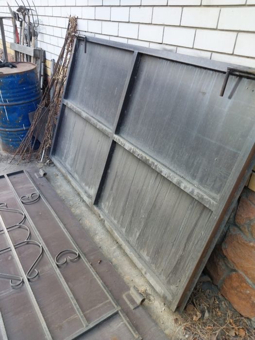 Ворота на гараж в копмлекте