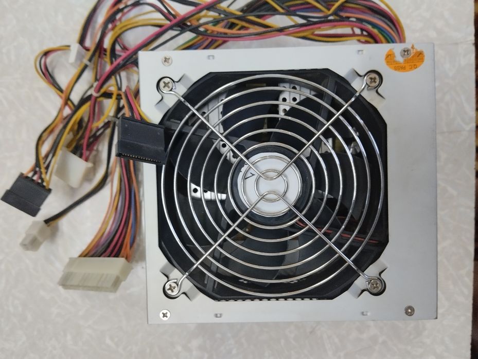 Компьютерый блок питания