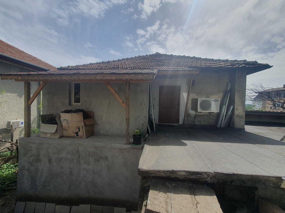 Продава се Етаж от къща в Велико Търново, Акация - 65 кв.м за 1077 €/кв.м - Снимка #1