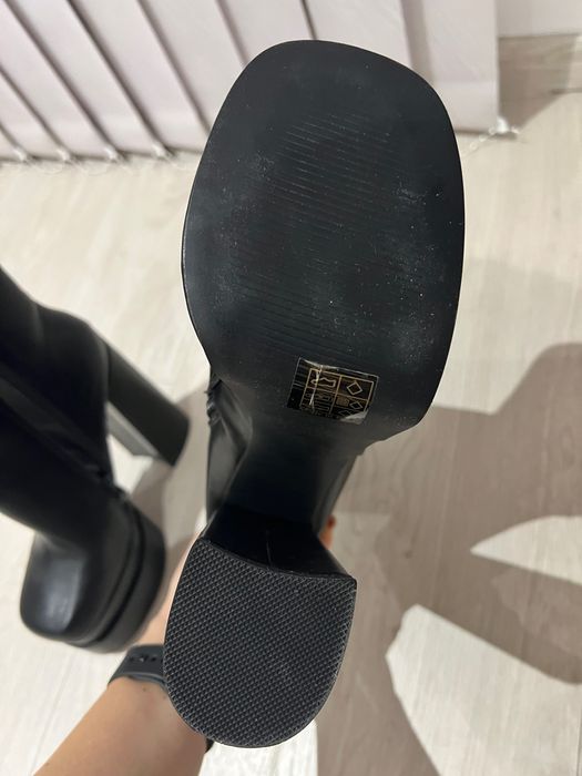 Черни високи боти