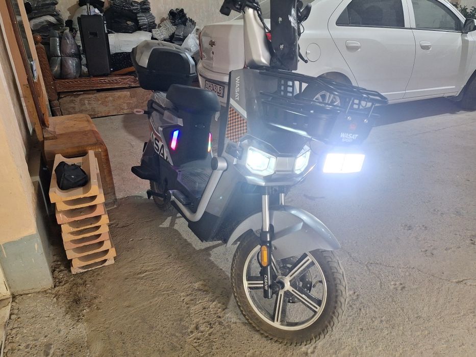 Скутер Vasat Electro