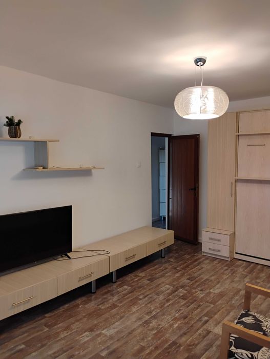 inchiriez apartament cu 2 camere etaj 1 str Progresul bl.B2