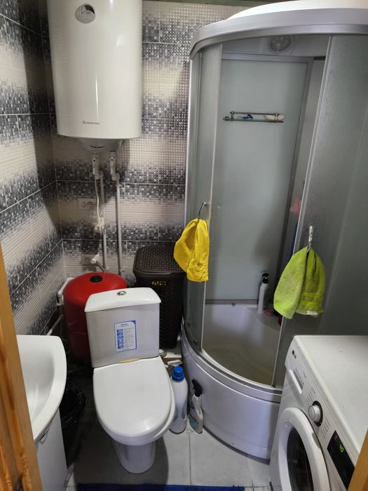 Продам дом. По кр.яр дачи.