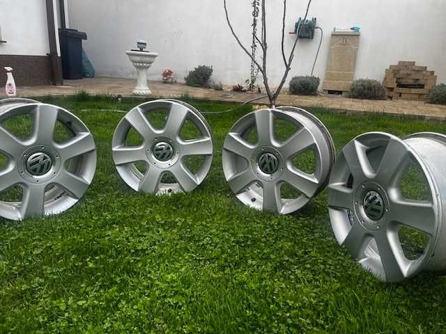 janta pe 16  auto originale VW PASSAT