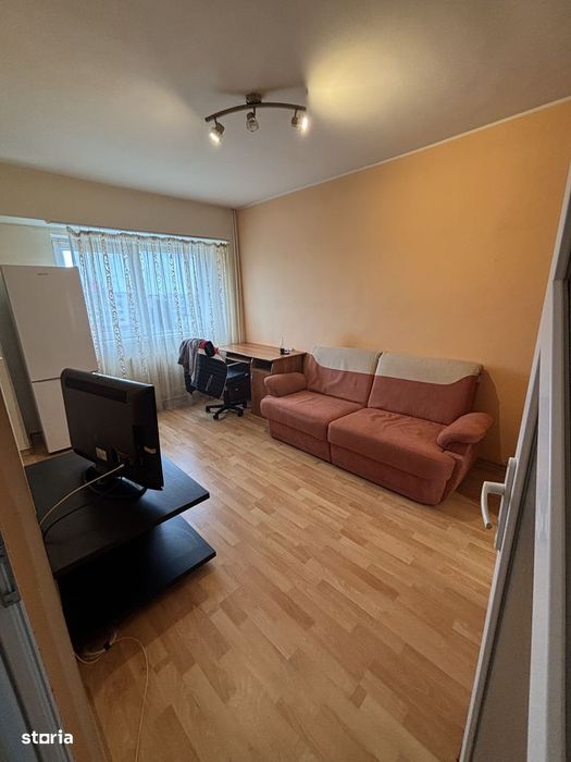 Garsonieră în bloc de garsoniere