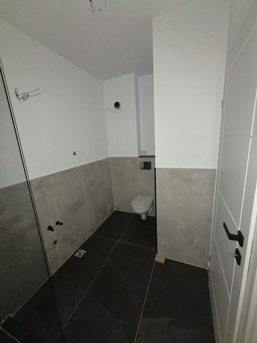 Apartament 2 camere, 45 mp, intermediar, garaj,  balcon, Zona Eroilor