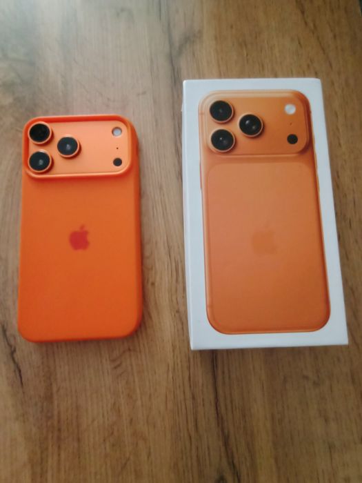 Продам Айфон ХР в корпусе 17 pro