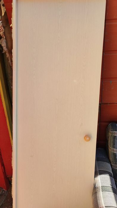 Двери. В наличии 5 штук