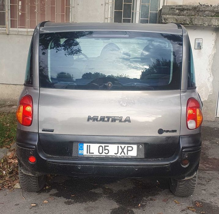 Fiat Multipla din 2000, motor 1600 benzină, 6 locuri, înmatriculată