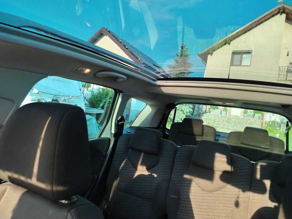 Peugeot 308 , 7 locuri