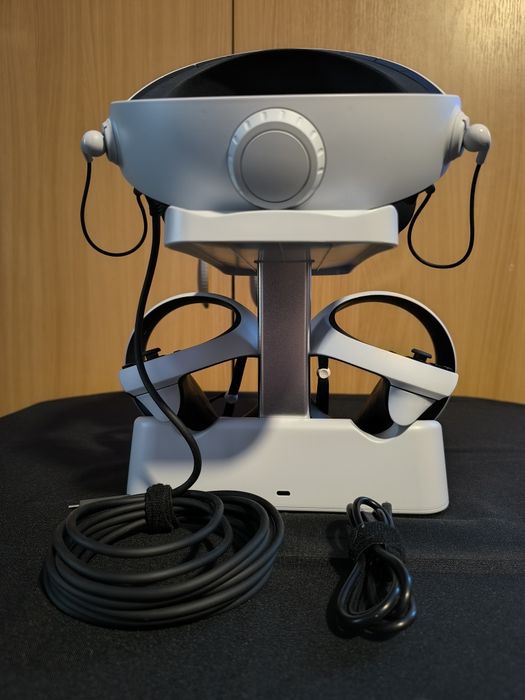 SET: PS VR2 + Stand încărcare + jocuri.