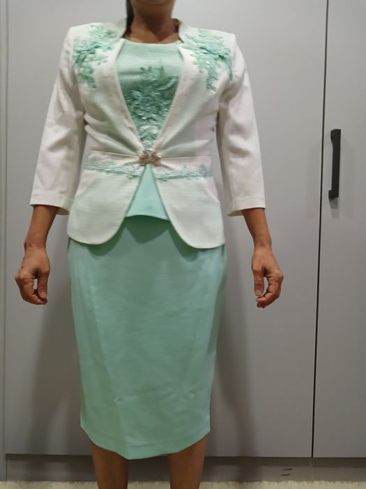 Б/у  тройка продаётся почти как новый