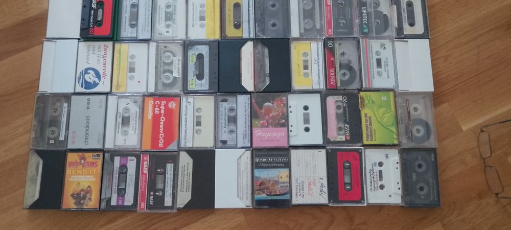 210 casete audio /bonus Philips N 2515 servisat.