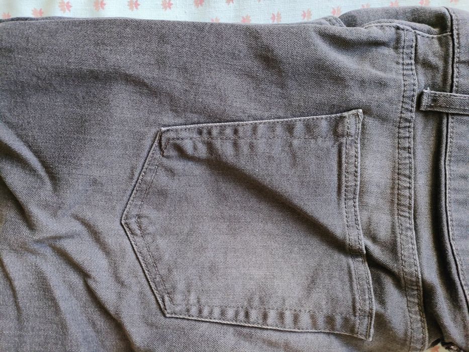 Джинсы б/у в отличном состоянии