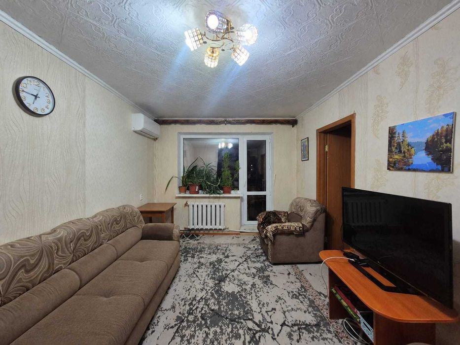 Продам 4 комн квартиру на 6 мкр
