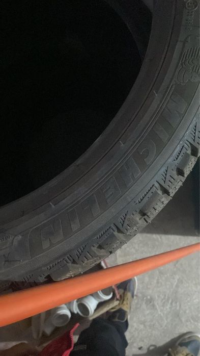 Шины зима в отличном состояний