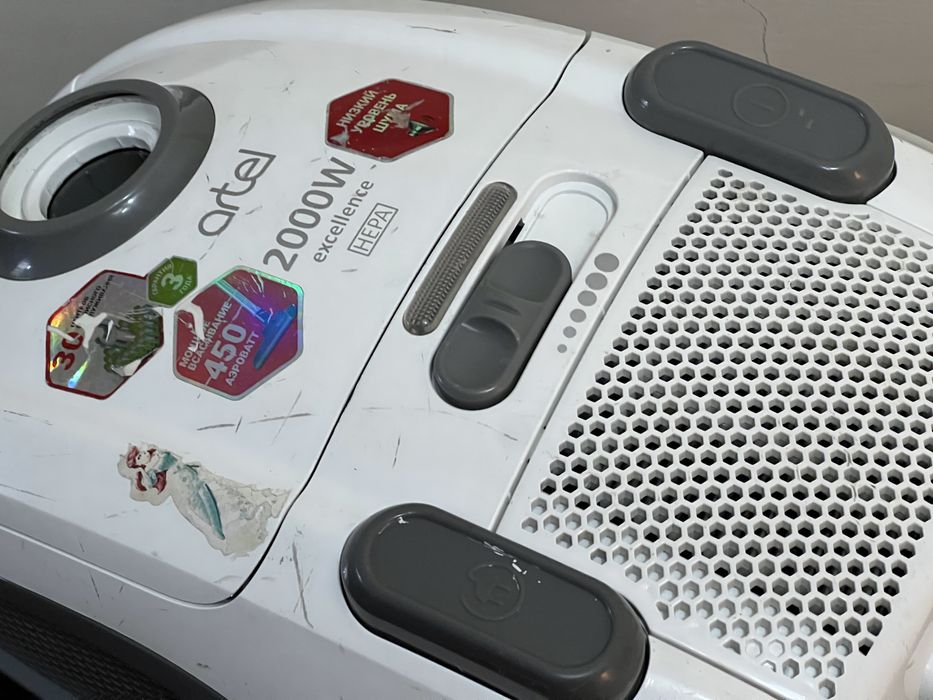 Пылесос Artel VCB0120