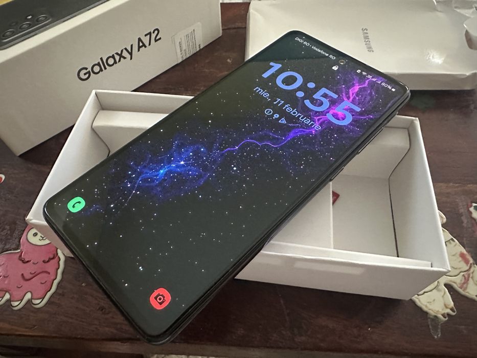 Samsung Galaxy A72 cutie completa