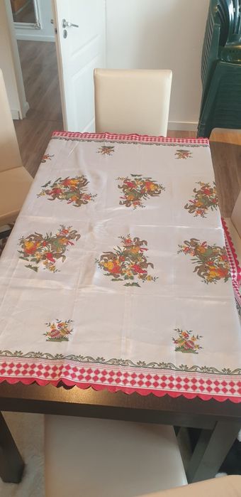 Fata  de  masa  satin