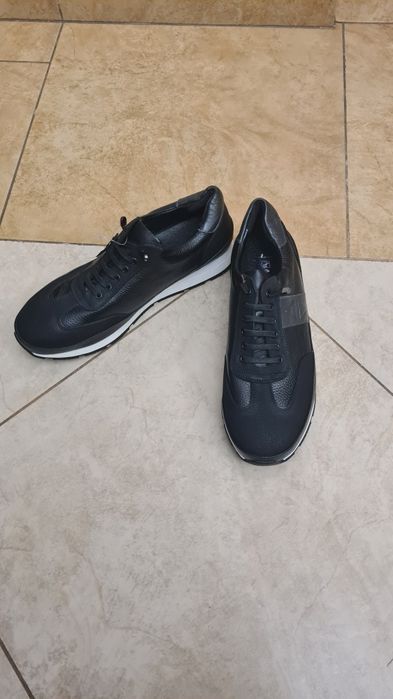 Кроссовки кожаные Alben,новые