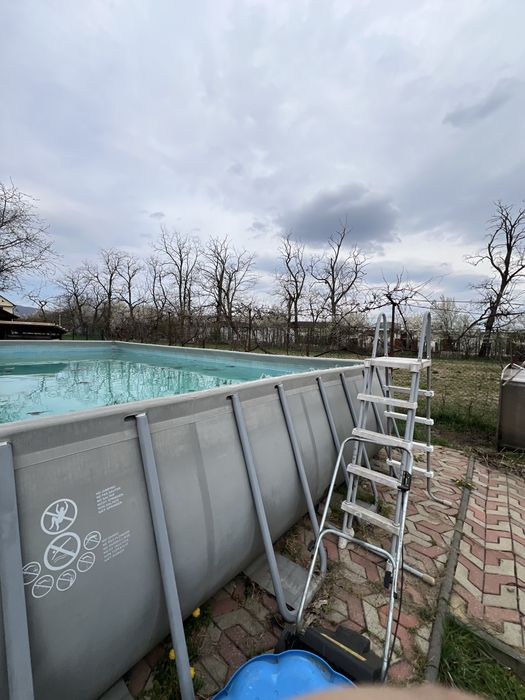 Piscina intex supraterana