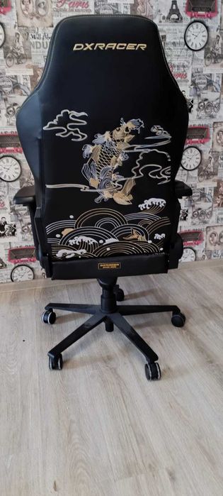 Компьютерное кресло DXRACER
