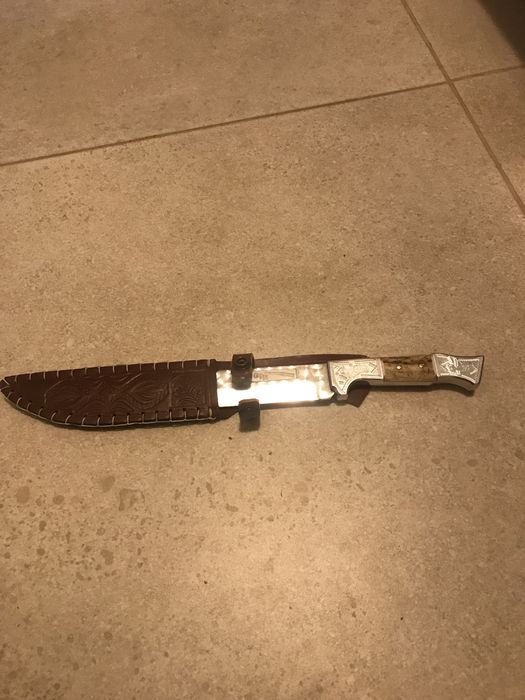 Cutit vânătoare lucrat manual