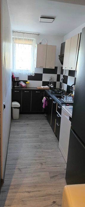 Inchiriez garsoniera Dambul Rotund, strada Caprioarei nr.3, 54mp cu 2 camere living bucatarie baie, toate renovateutilata full.